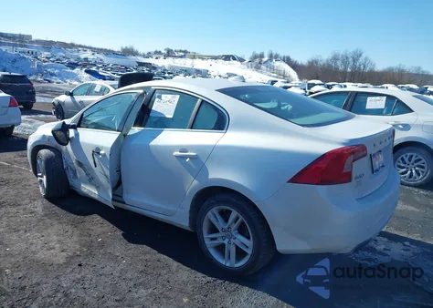 2015 Volvo S60 T5 Premier z USA, uszkodzony, nr VIN YV1612TK0F1341251